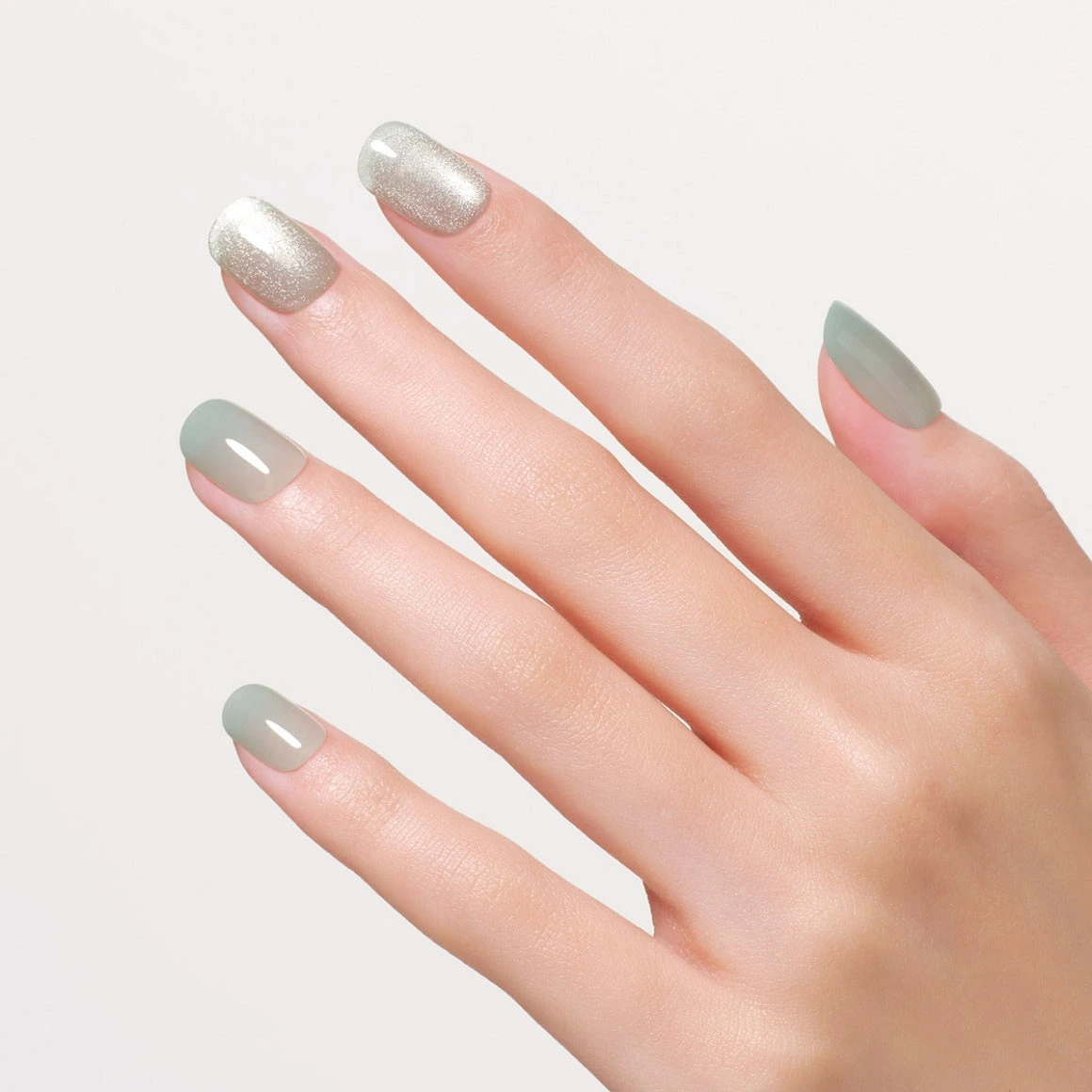 Dashing Diva Gleaming Mint Nail [Medium Round]