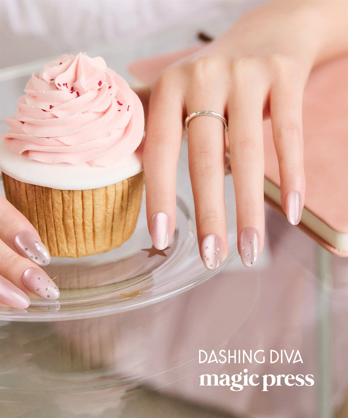 Dashing Diva Stellar Rose [Short Almond] detail