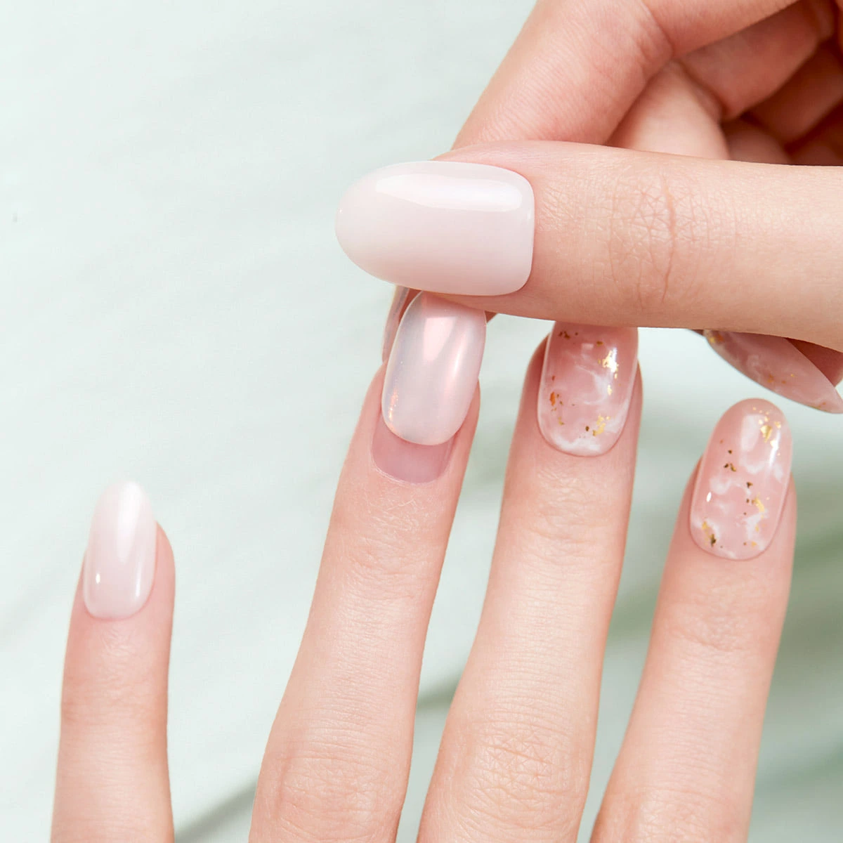 Dashing Diva Marble Mirror Nail [Short Oval] detail