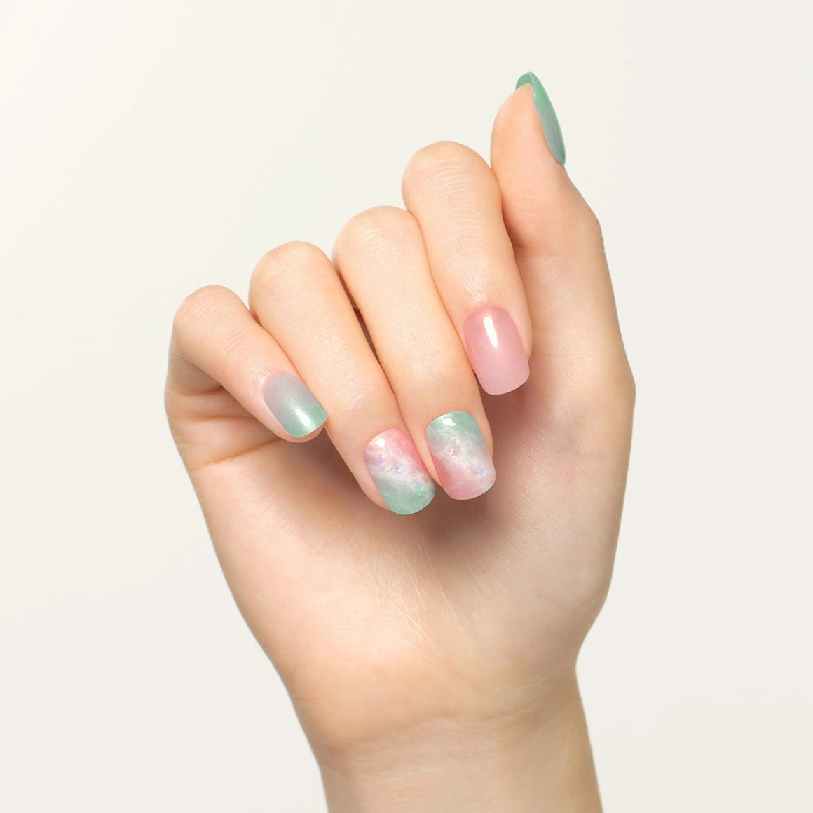 Dashing Diva Wavy Marble [Medium Round]