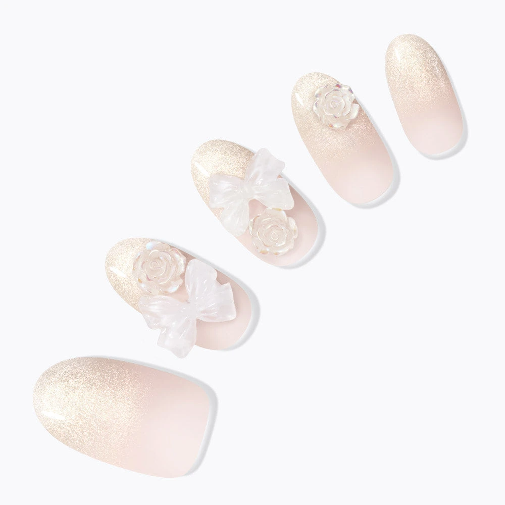 Dashing Diva Worn by Jang Won-young [Long Almond] detail