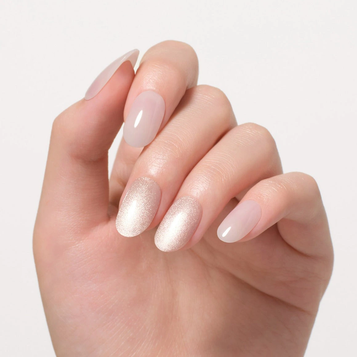 Dashing Diva Gleaming Cream Nail [Long Oval]