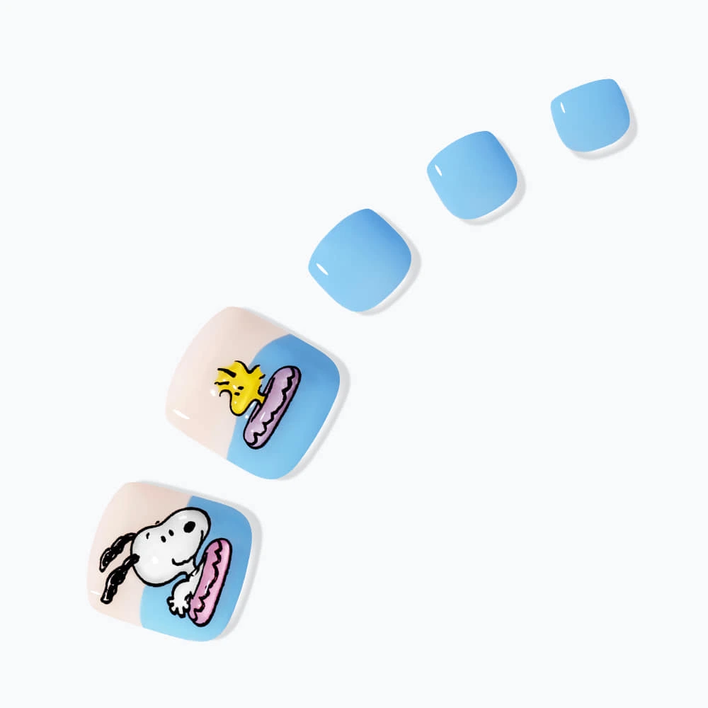 Dashing Diva Pedicure- Summer Snoopy